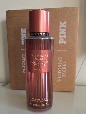 EUC Victoria's Secret RICH CARAMEL VANILLA
